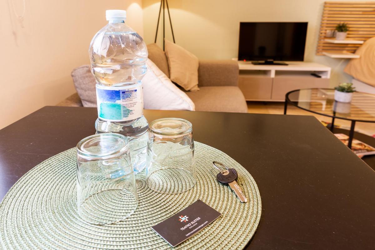 Teatro Suites Malaga City Flat Экстерьер фото