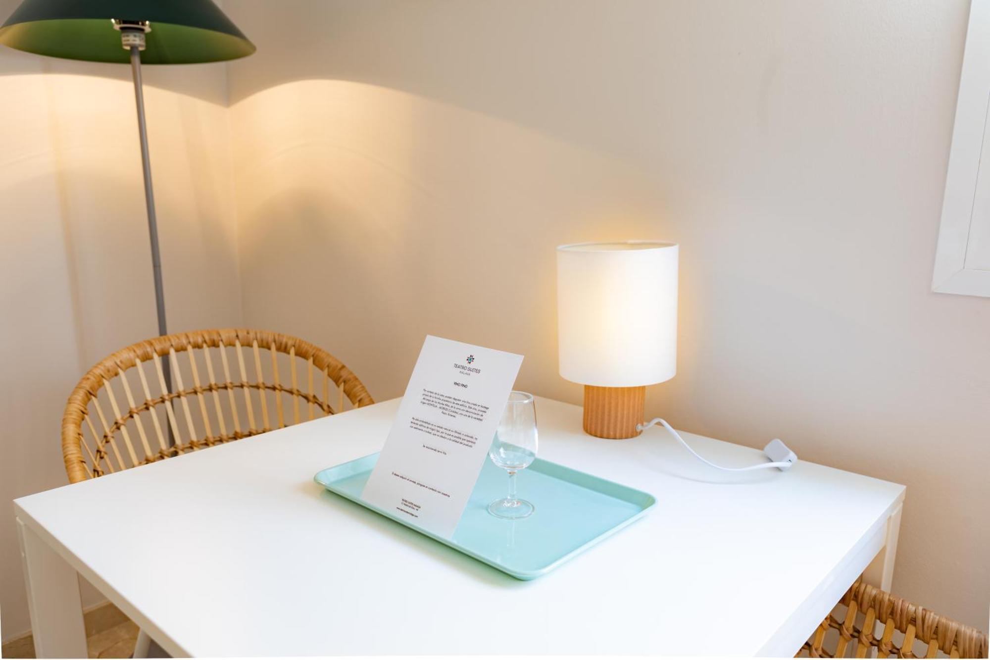 Teatro Suites Malaga City Flat Экстерьер фото